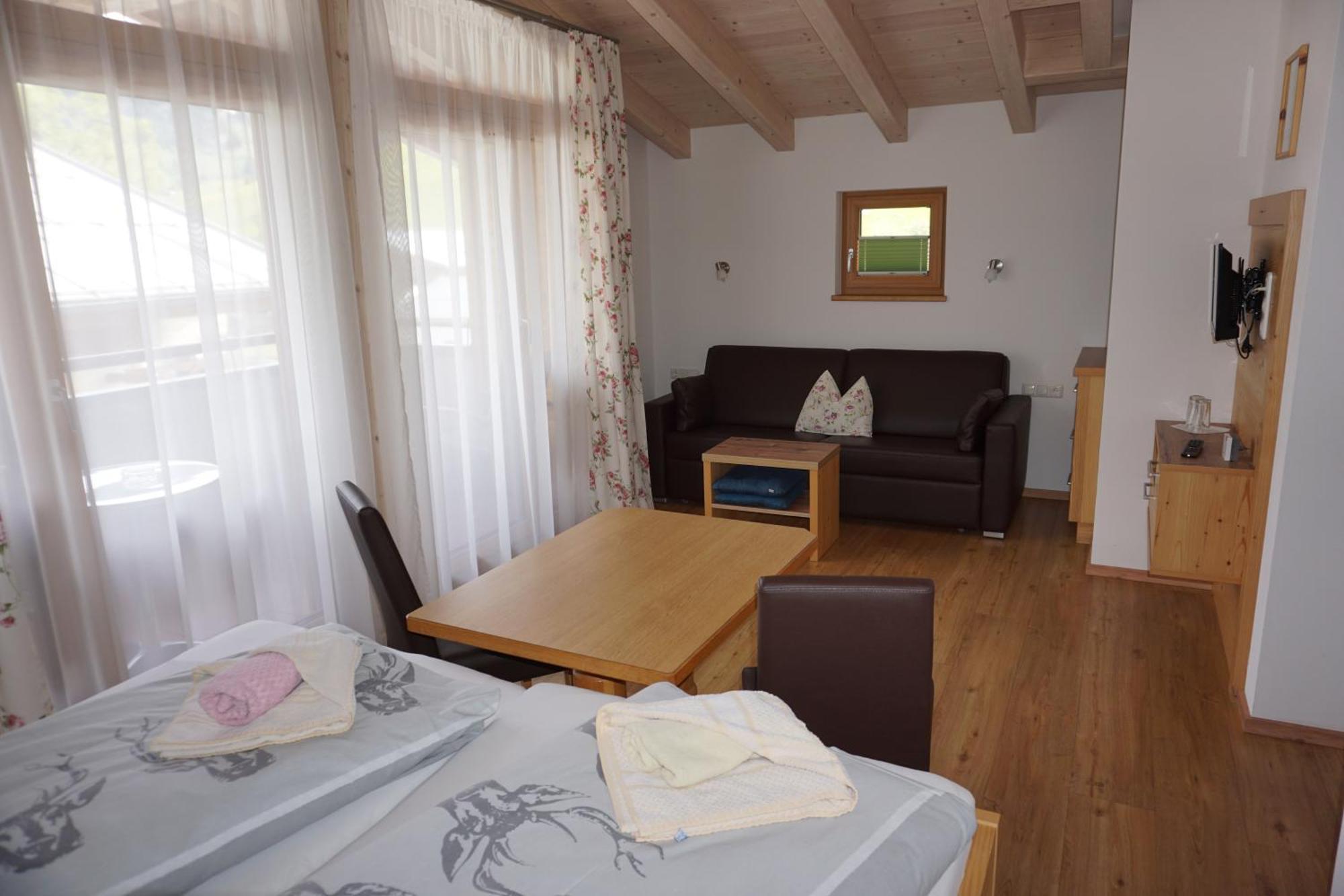 Pension & Appartements Anny Maria Alm am Steinernen Meer Zewnętrze zdjęcie